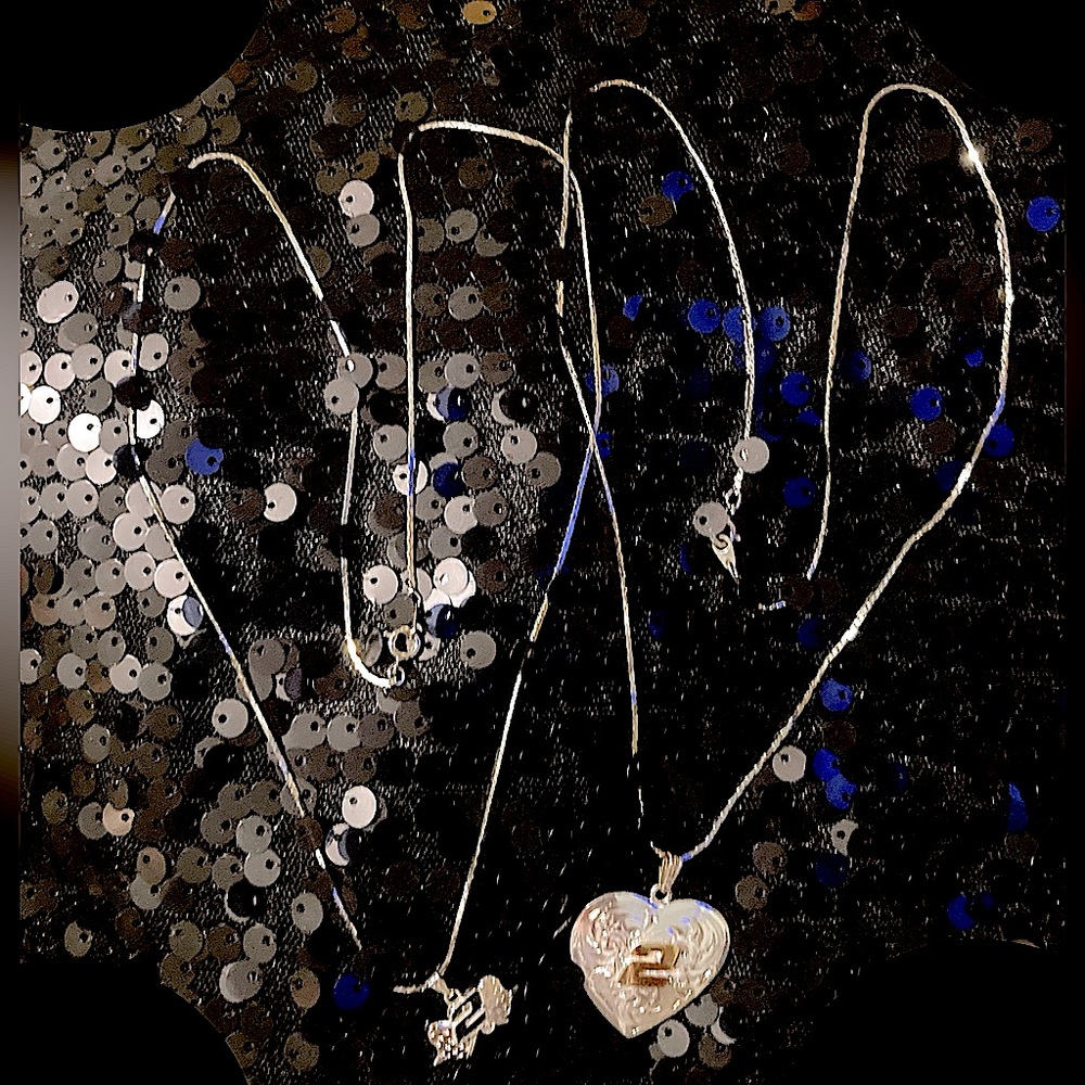 NASCAR necklace set